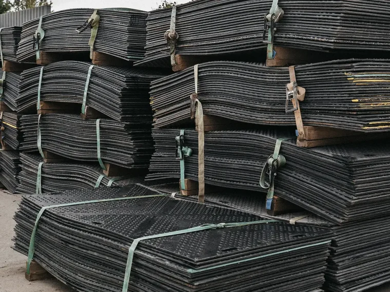 Light-duty ground protection mats storage