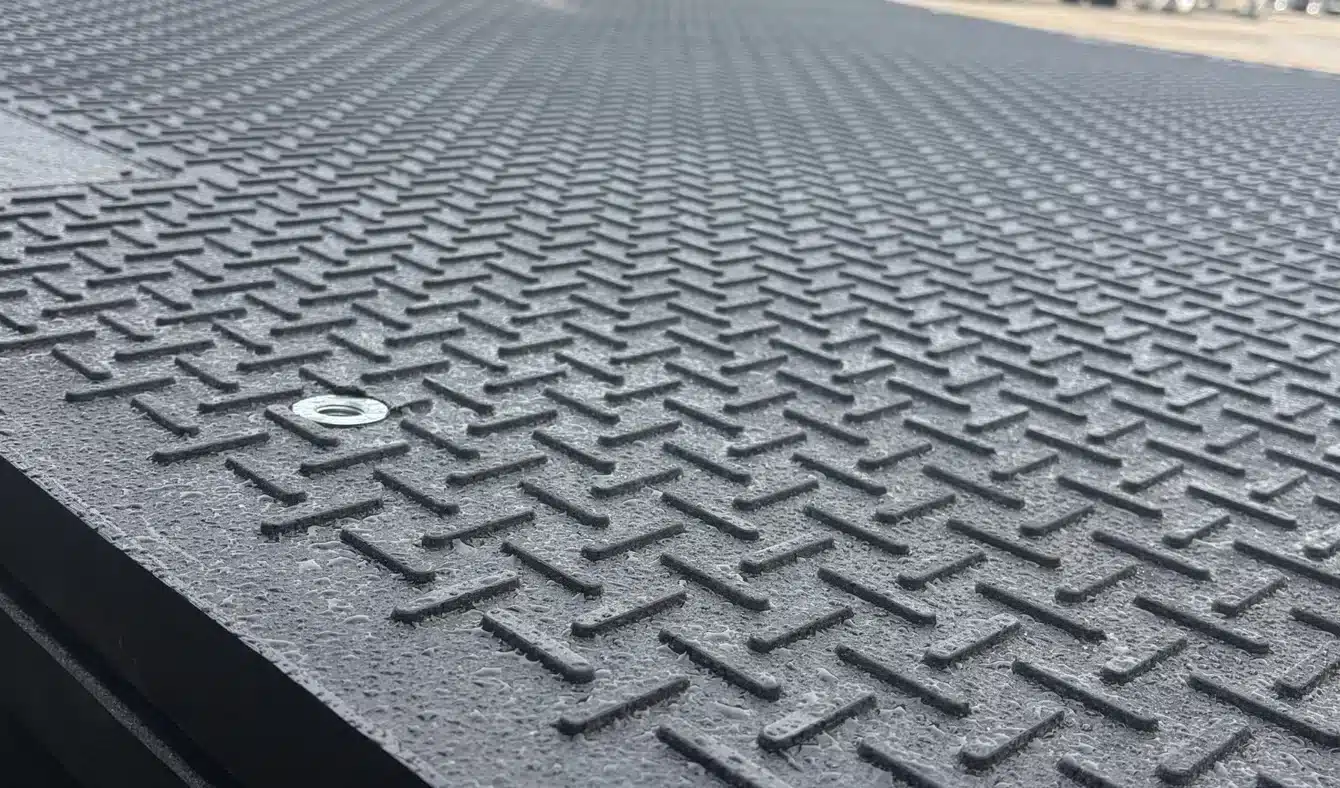 trackway system closeup