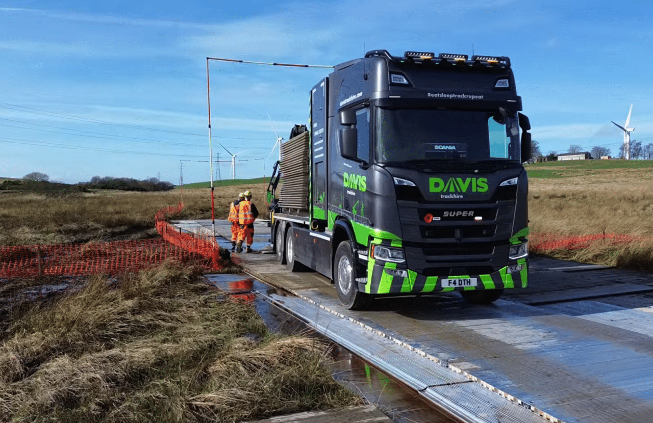 Tripple element trackway configuration