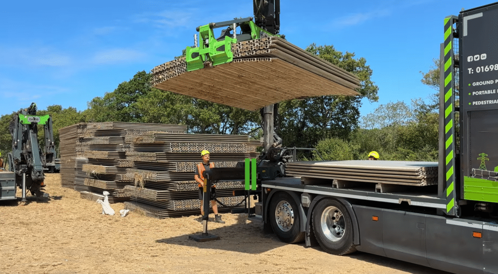 Aluminium panel installation davis trackhire